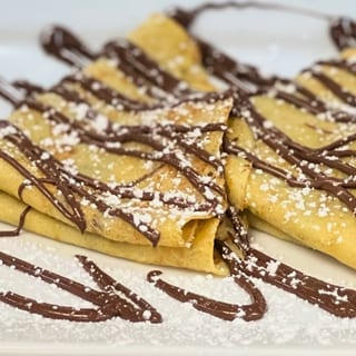 CREAMY NUTELLA CREPES