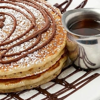CREAMY NUTELLA PANCAKES