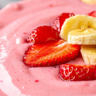 ORGANIC STRAWBERRY BANANA SMOOTHIE