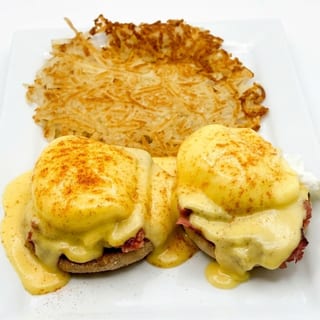 CORNED BEEF BENEDICT